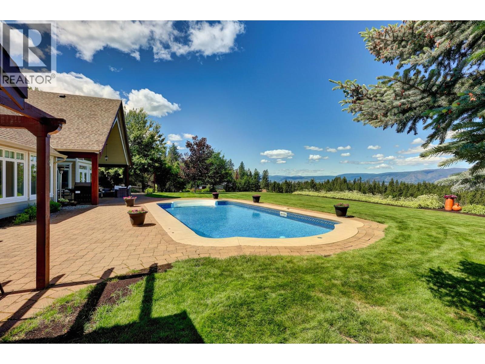 3672 Luxmoore Road, Kelowna