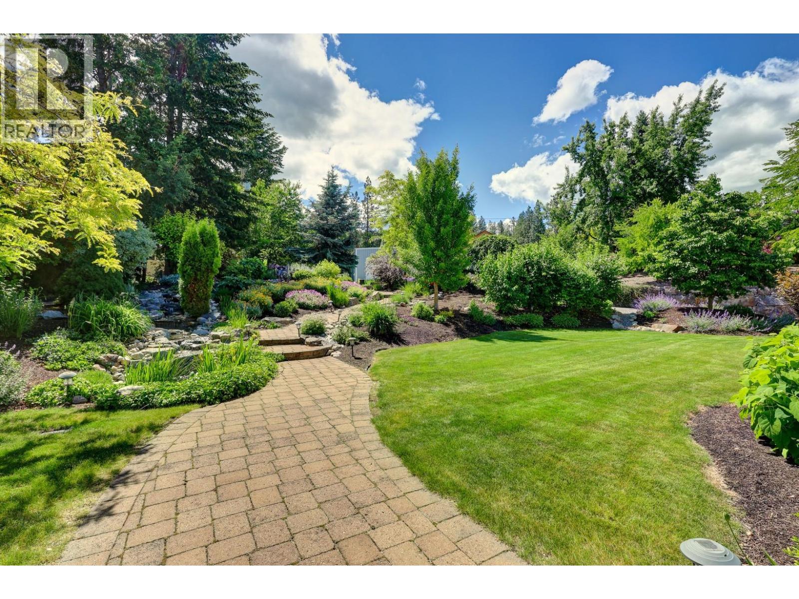 3672 Luxmoore Road, Kelowna