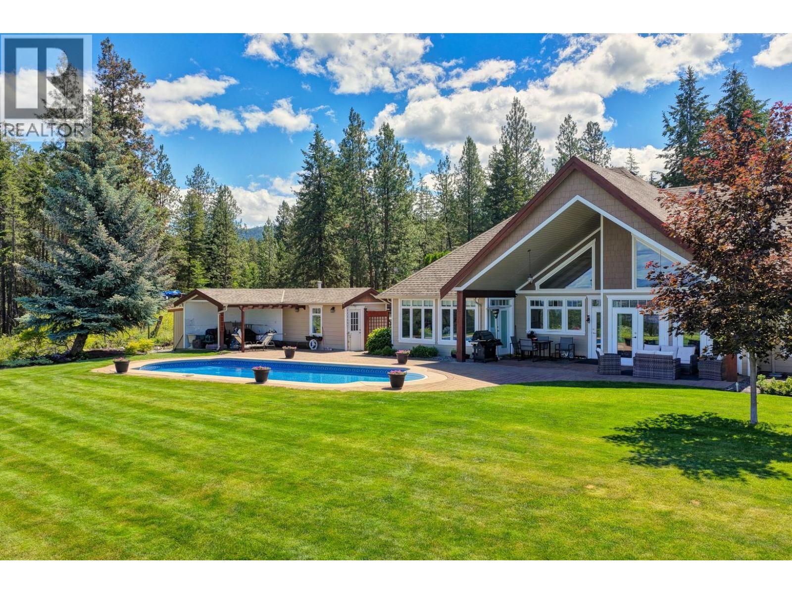 3672 Luxmoore Road, Kelowna