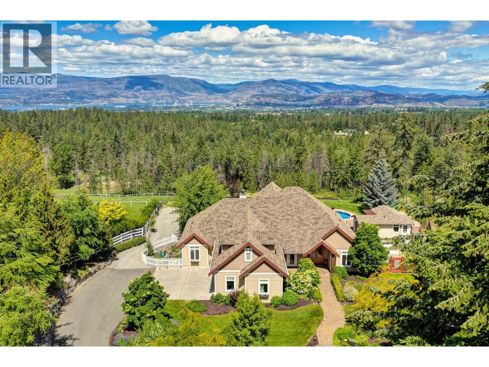 3672 Luxmoore Road, Kelowna
