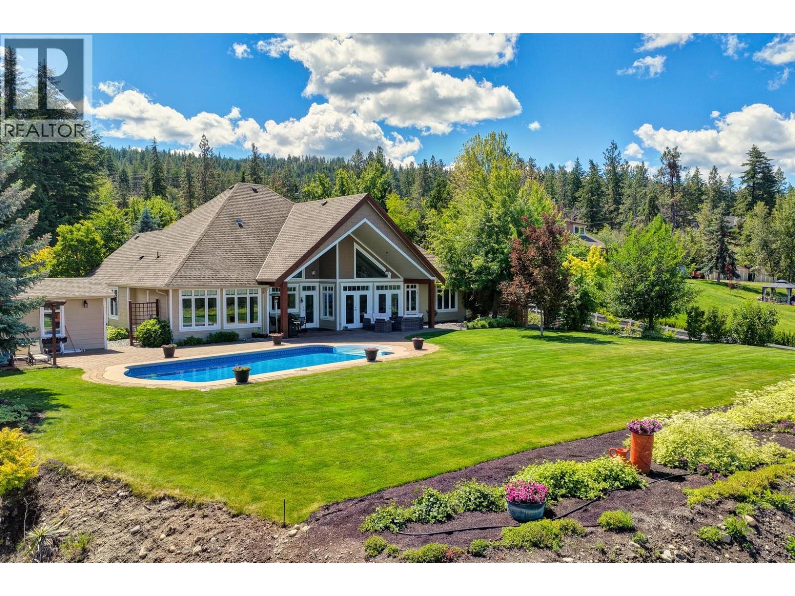 3672 Luxmoore Road, Kelowna