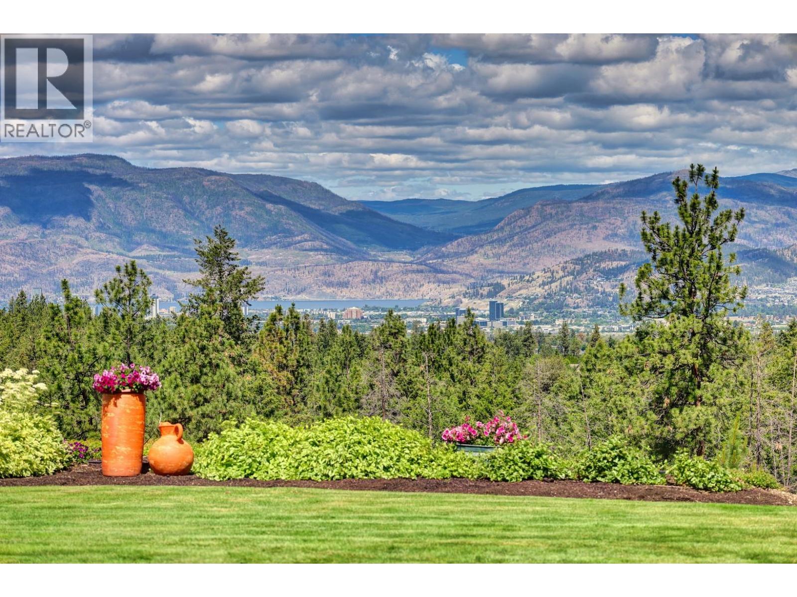 3672 Luxmoore Road, Kelowna