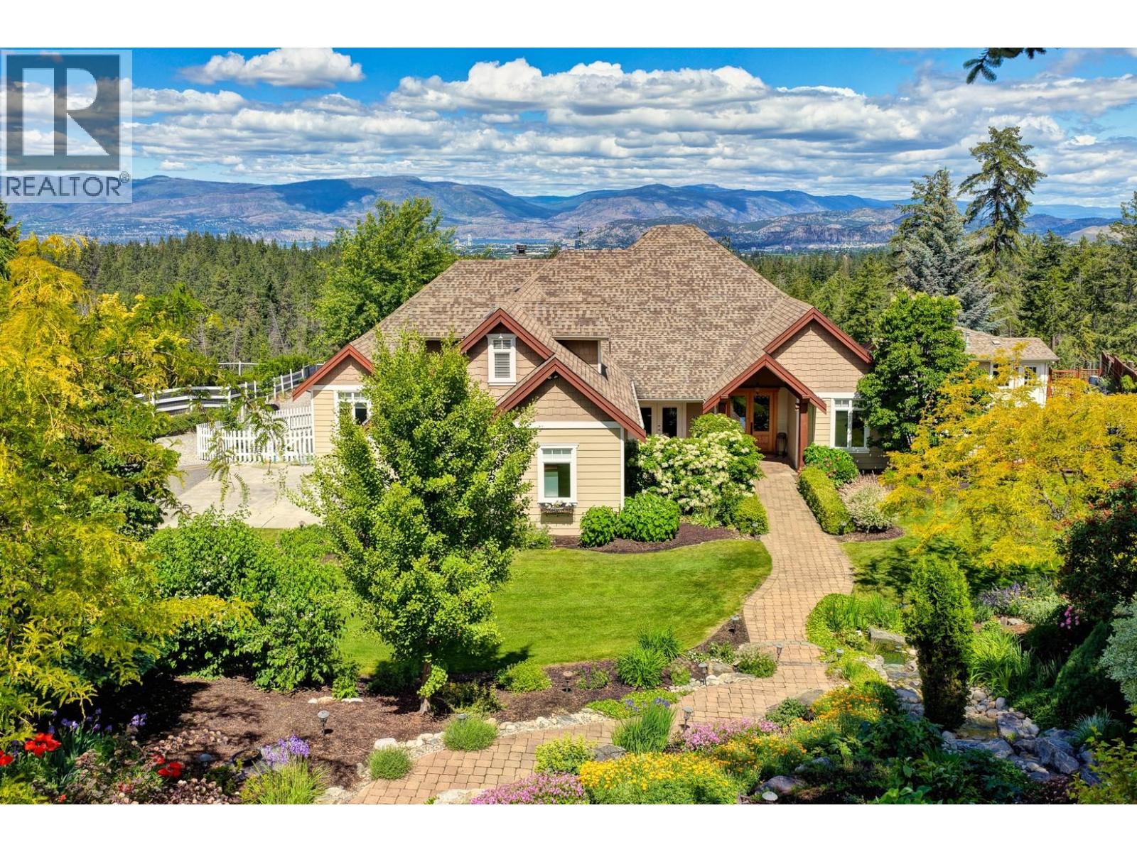 3672 Luxmoore Road, Kelowna