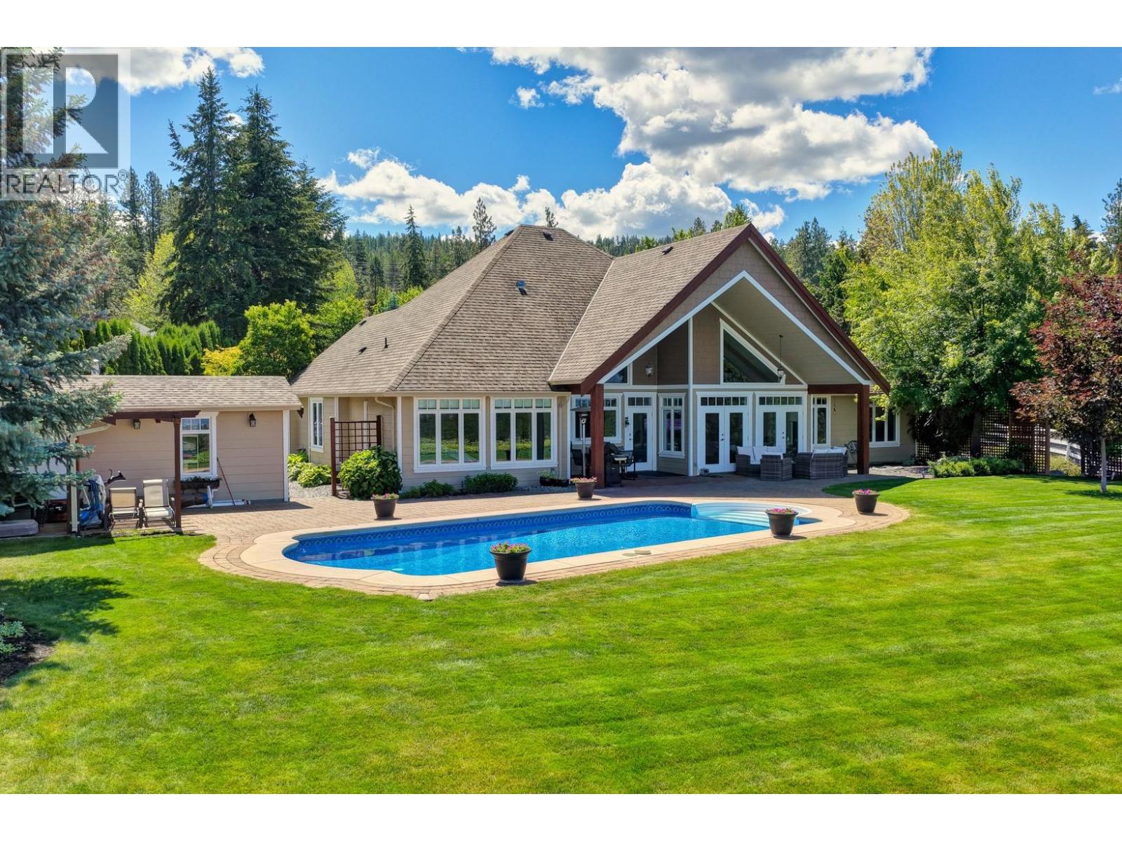 3672 Luxmoore Road, Kelowna