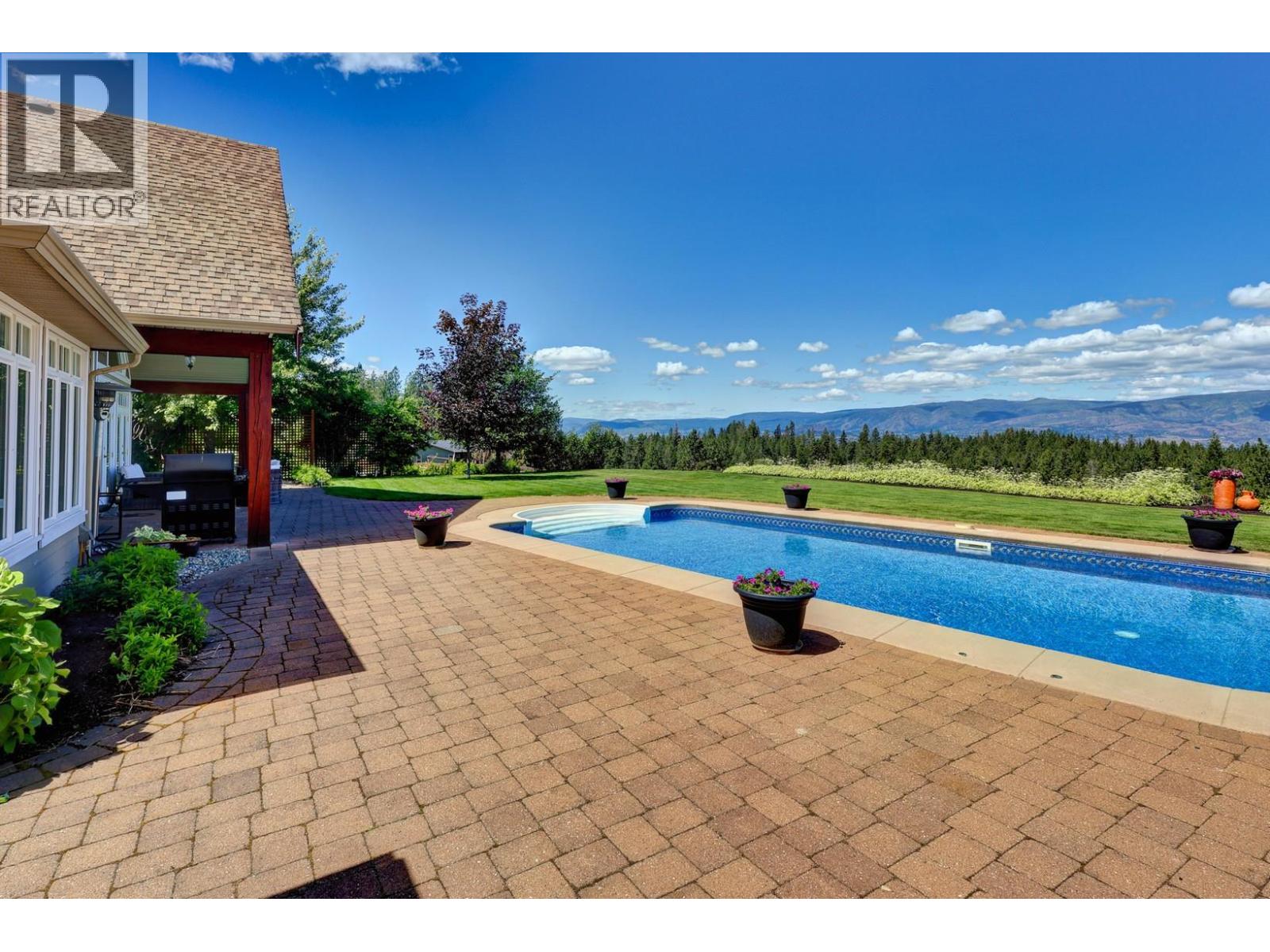 3672 Luxmoore Road, Kelowna