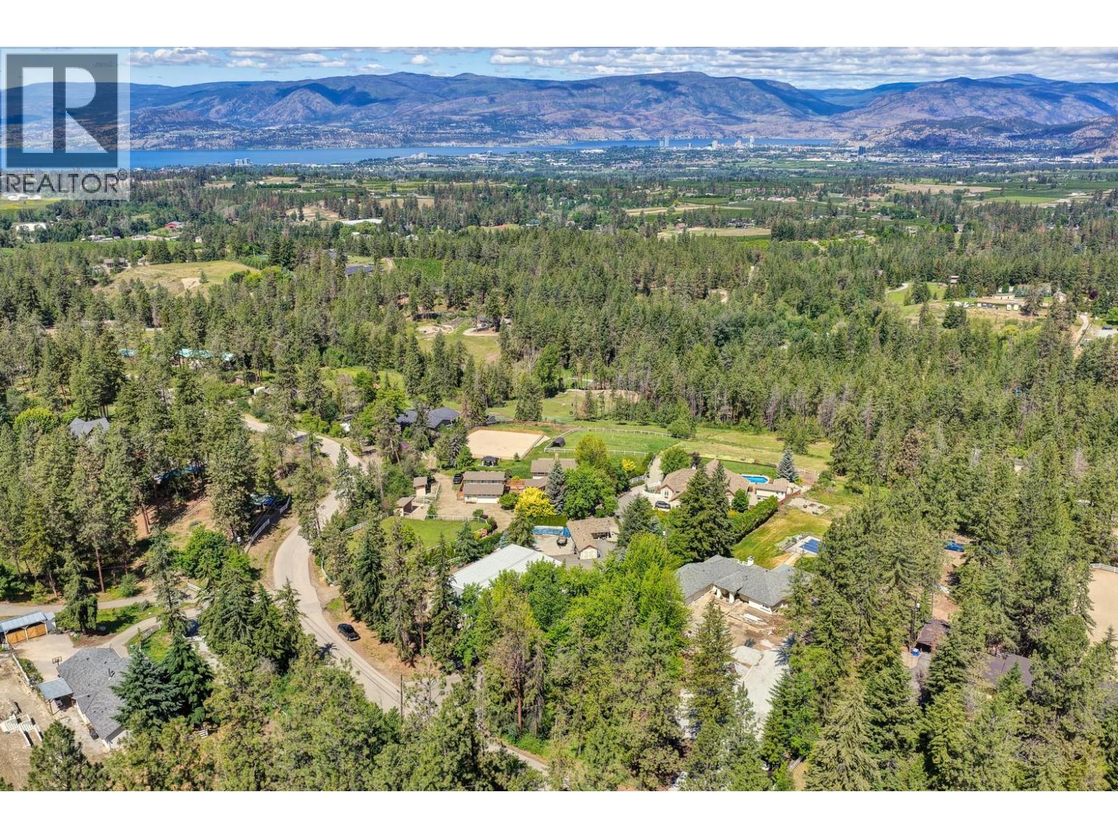 3672 Luxmoore Road, Kelowna