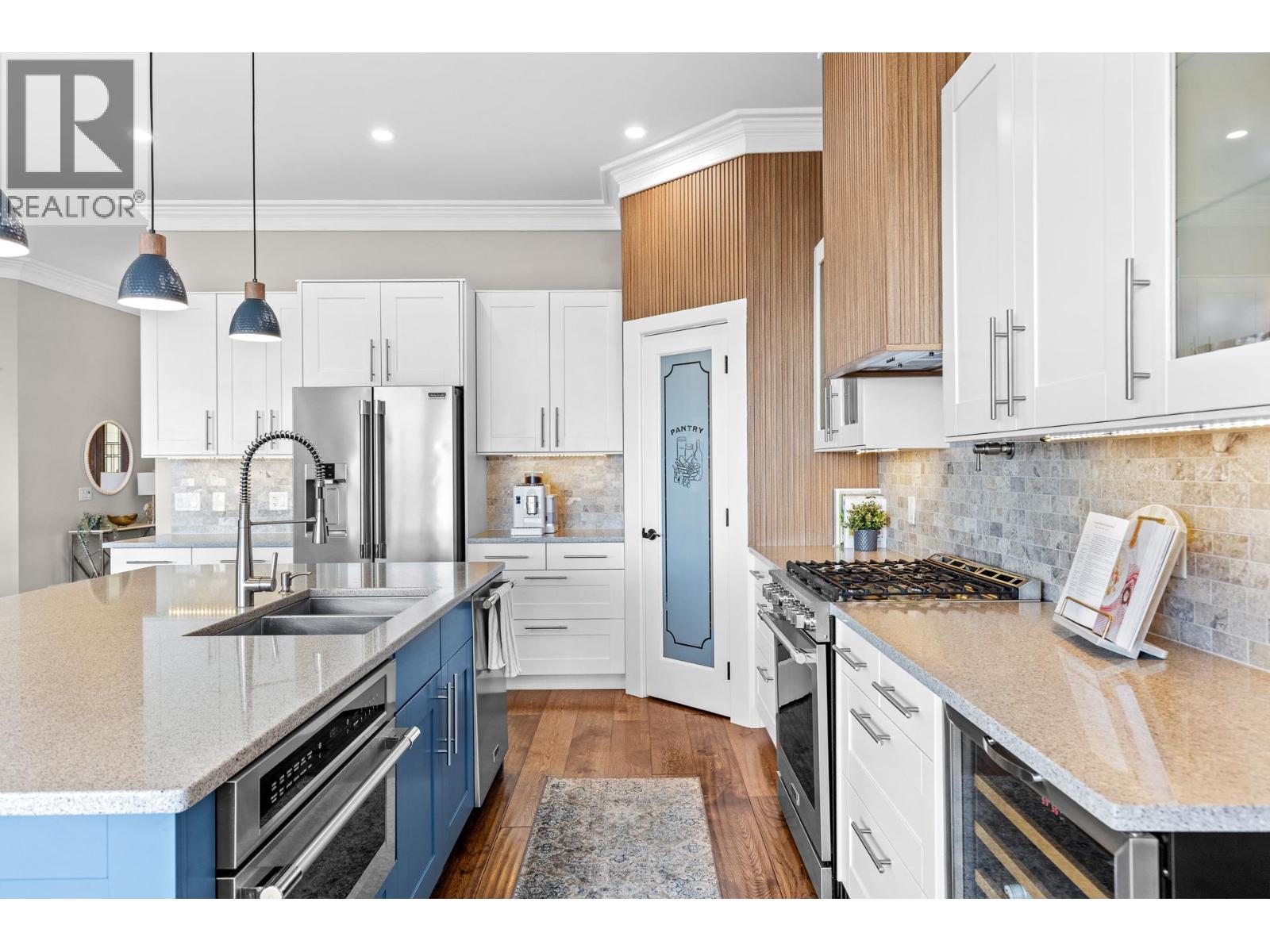 6112 Seymoure Avenue, Peachland