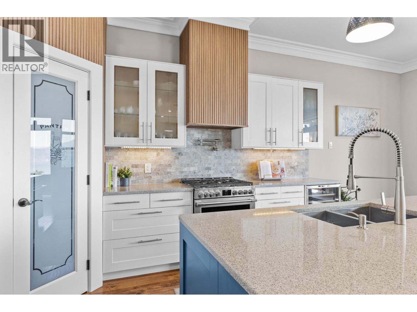 6112 Seymoure Avenue, Peachland