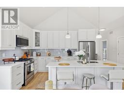 104 Sycamore Street, Blue Mountains, ON L9Y5S9 Photo 24