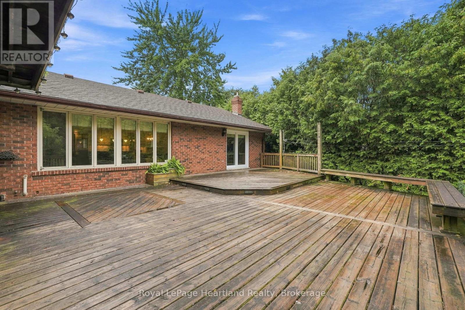 595 INKERMAN STREET W - 35