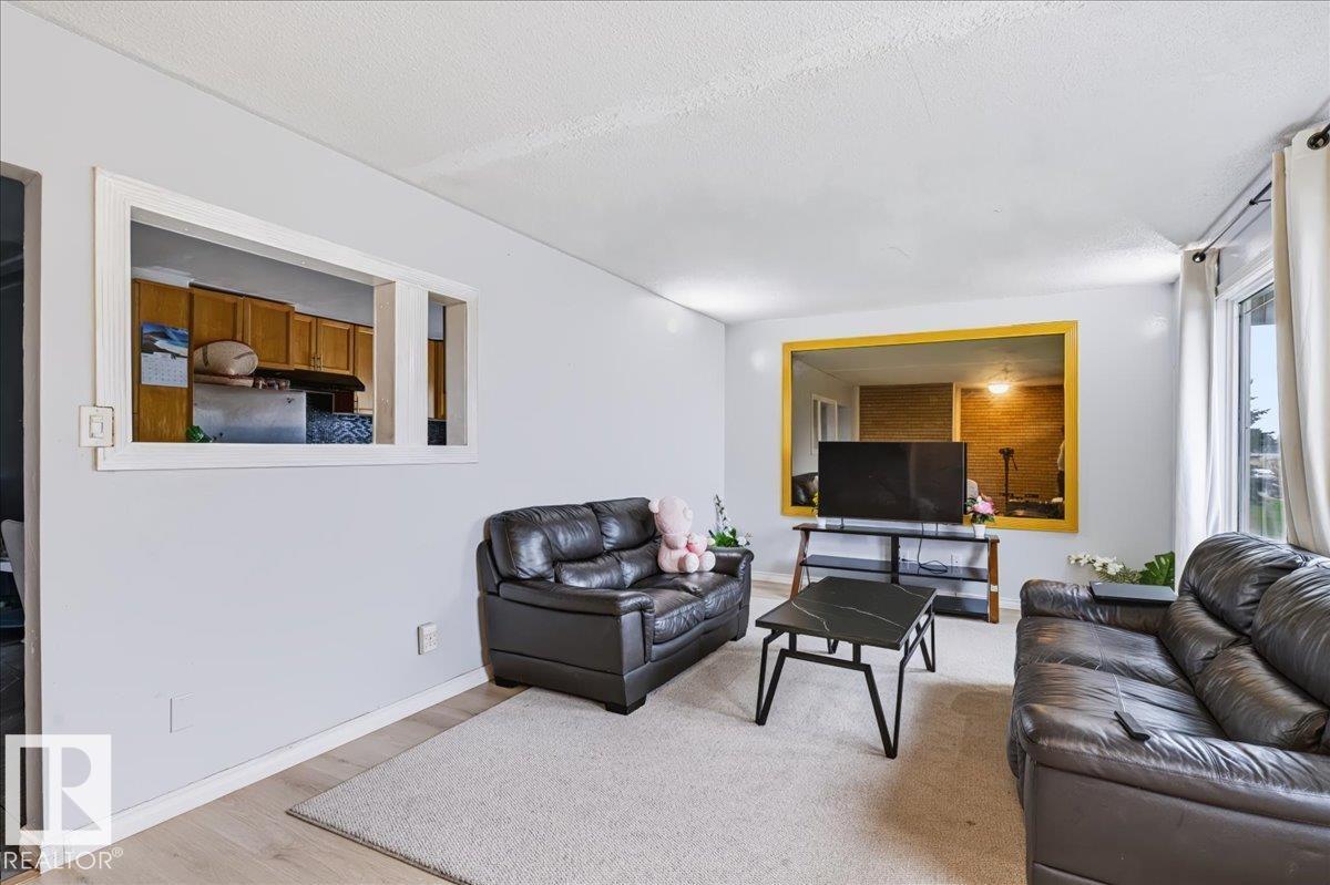 12919 135 AV NW NW, Wellington, Edmonton photo 5