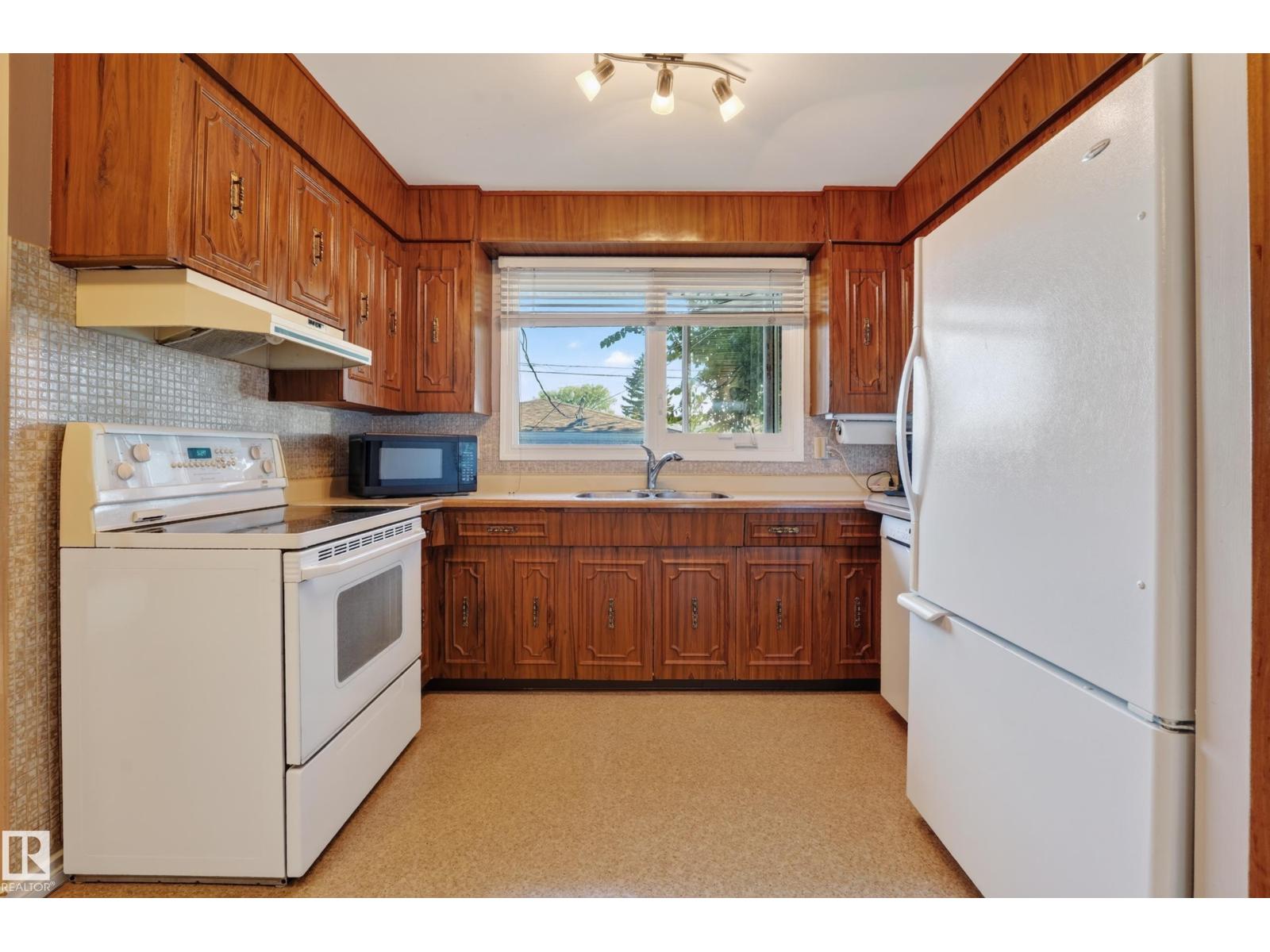 7503 135A AV NW - 5