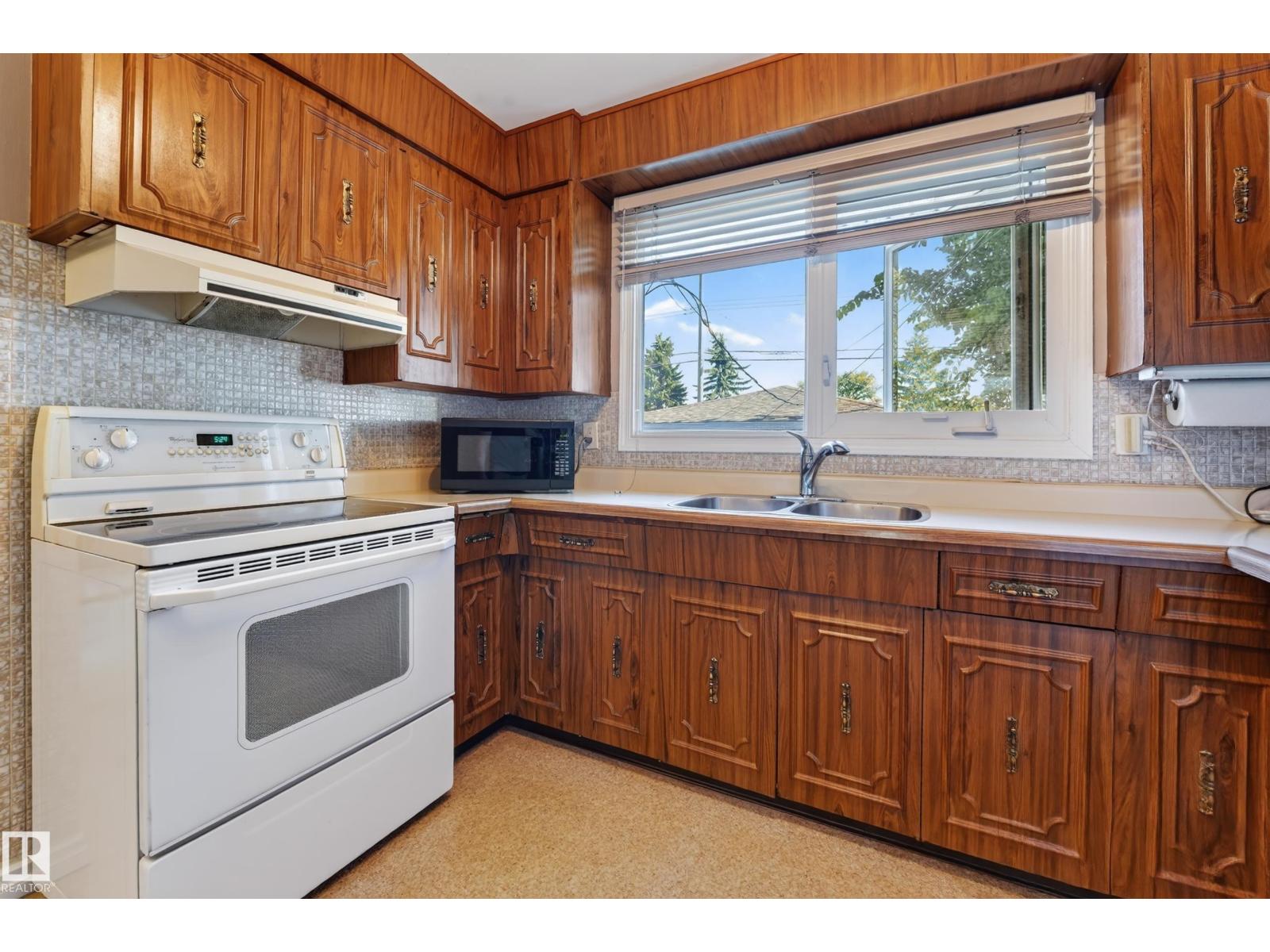 7503 135A AV NW - 6