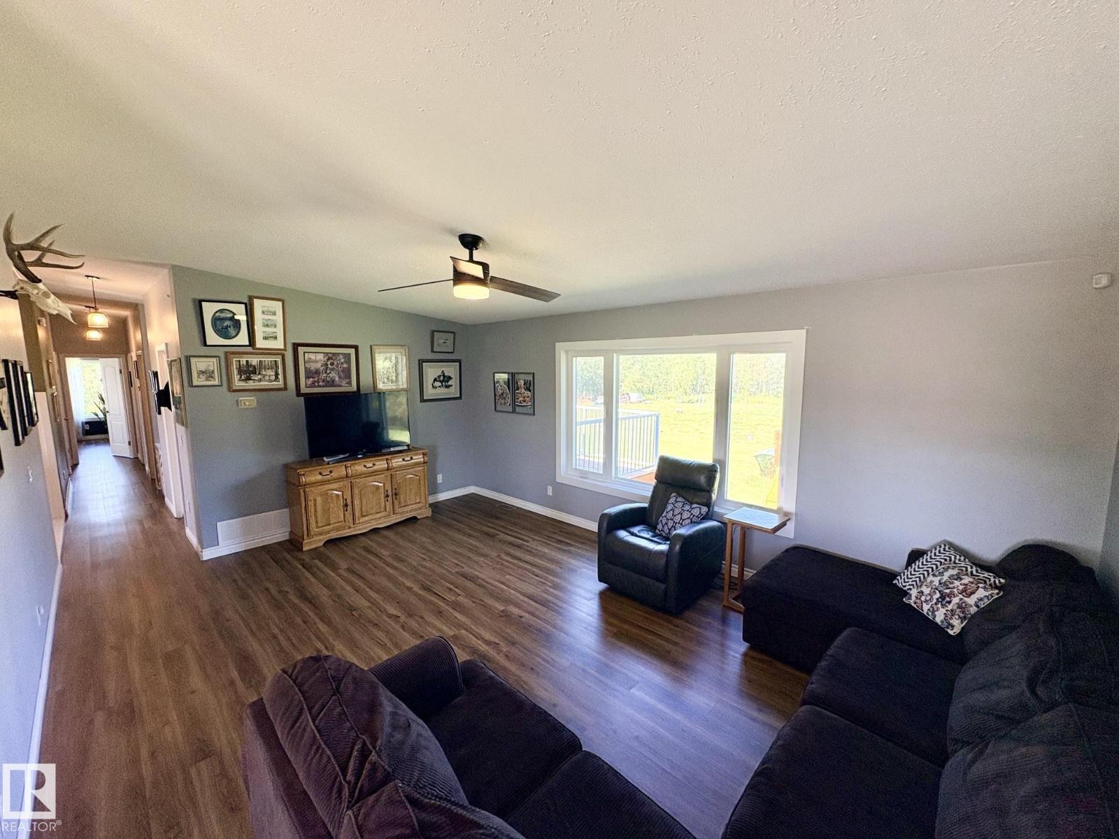 45512 Township Road 604 - 21