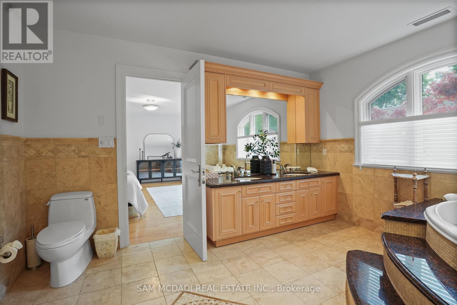 1382 ALDO DRIVE - Image 24