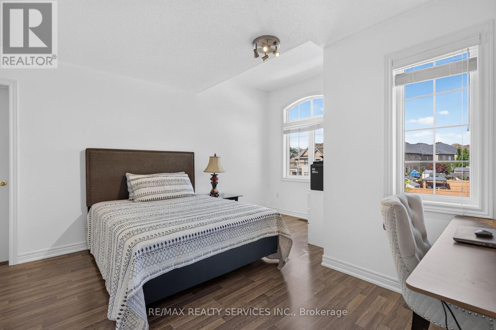 15 BONNIE BRAES DRIVE - Image 34
