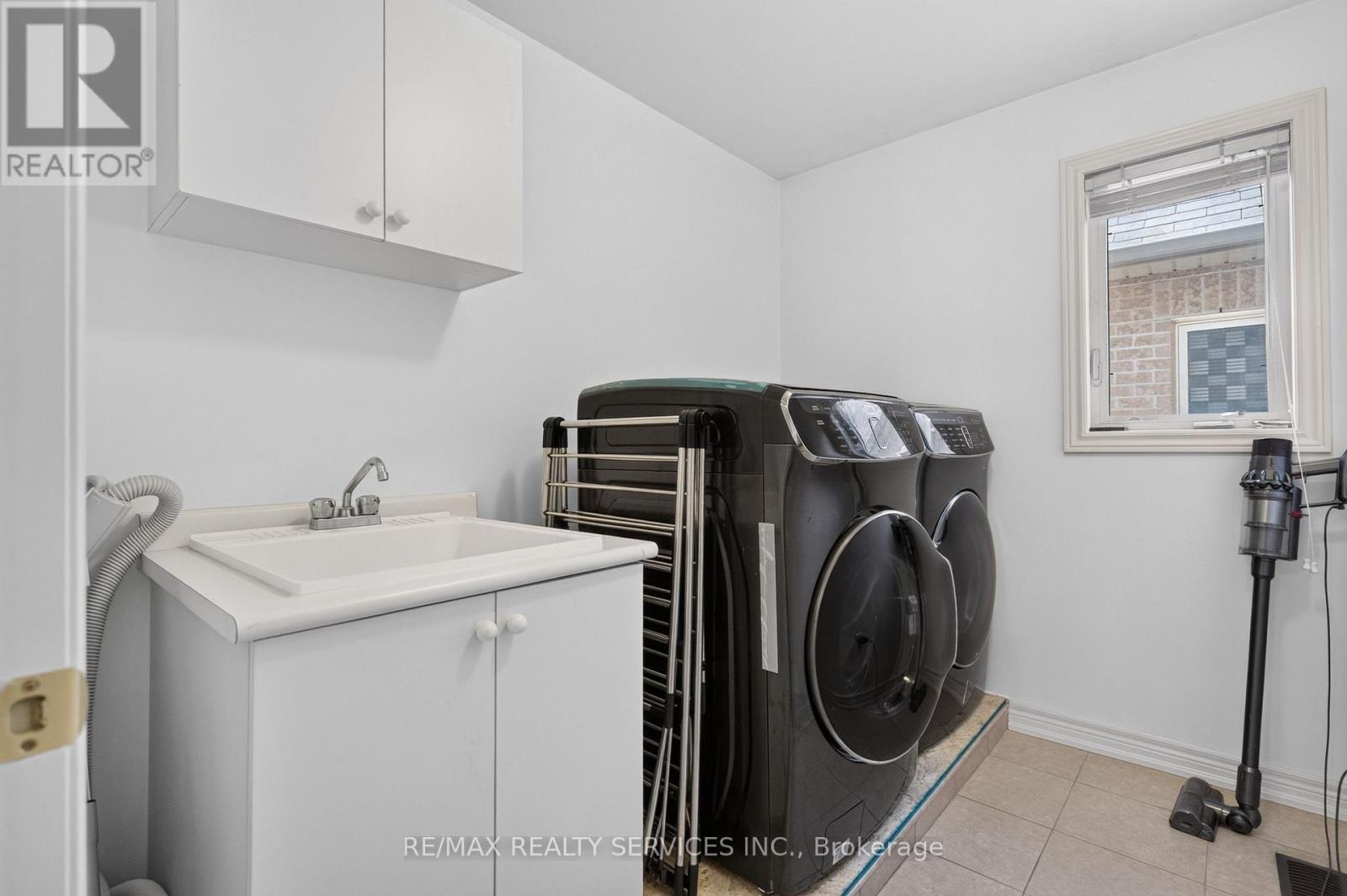 15 BONNIE BRAES DRIVE - Image 38