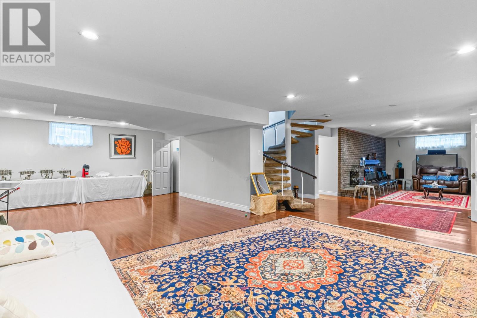 2145 ONEIDA CRESCENT - Image 32