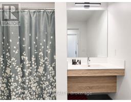 121 - 8 Beverley Glen Boulevard, Vaughan, ON L4J0L5 Photo 7