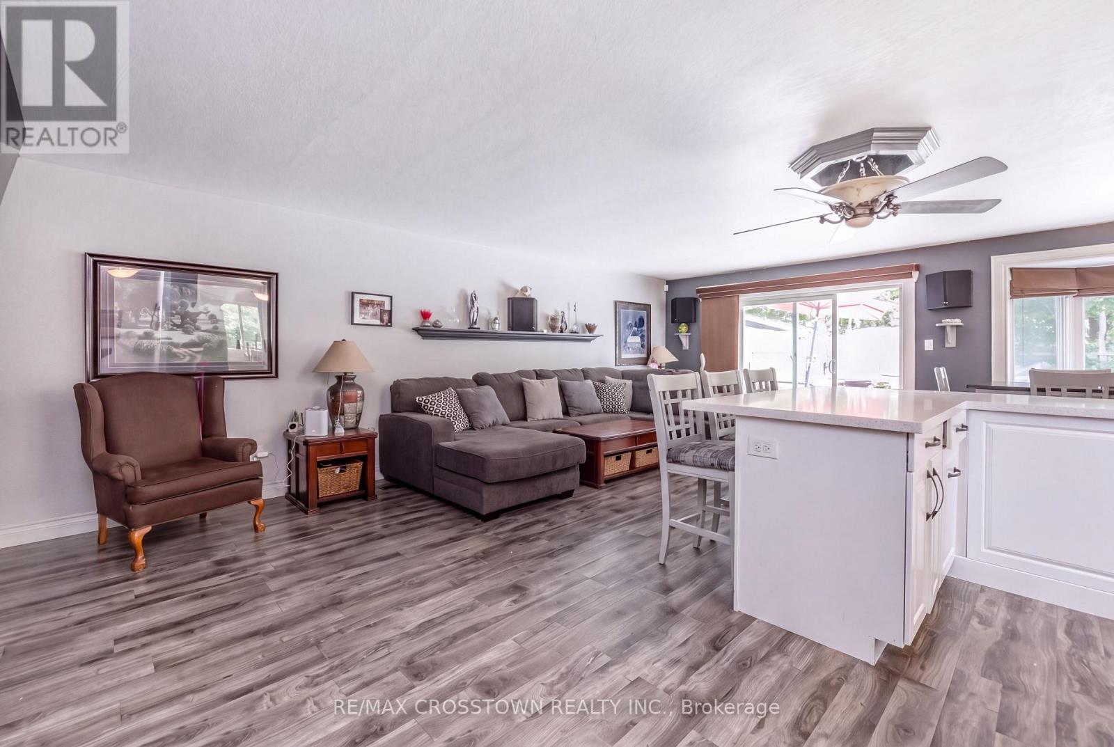 6 ASHDALE COURT - 12