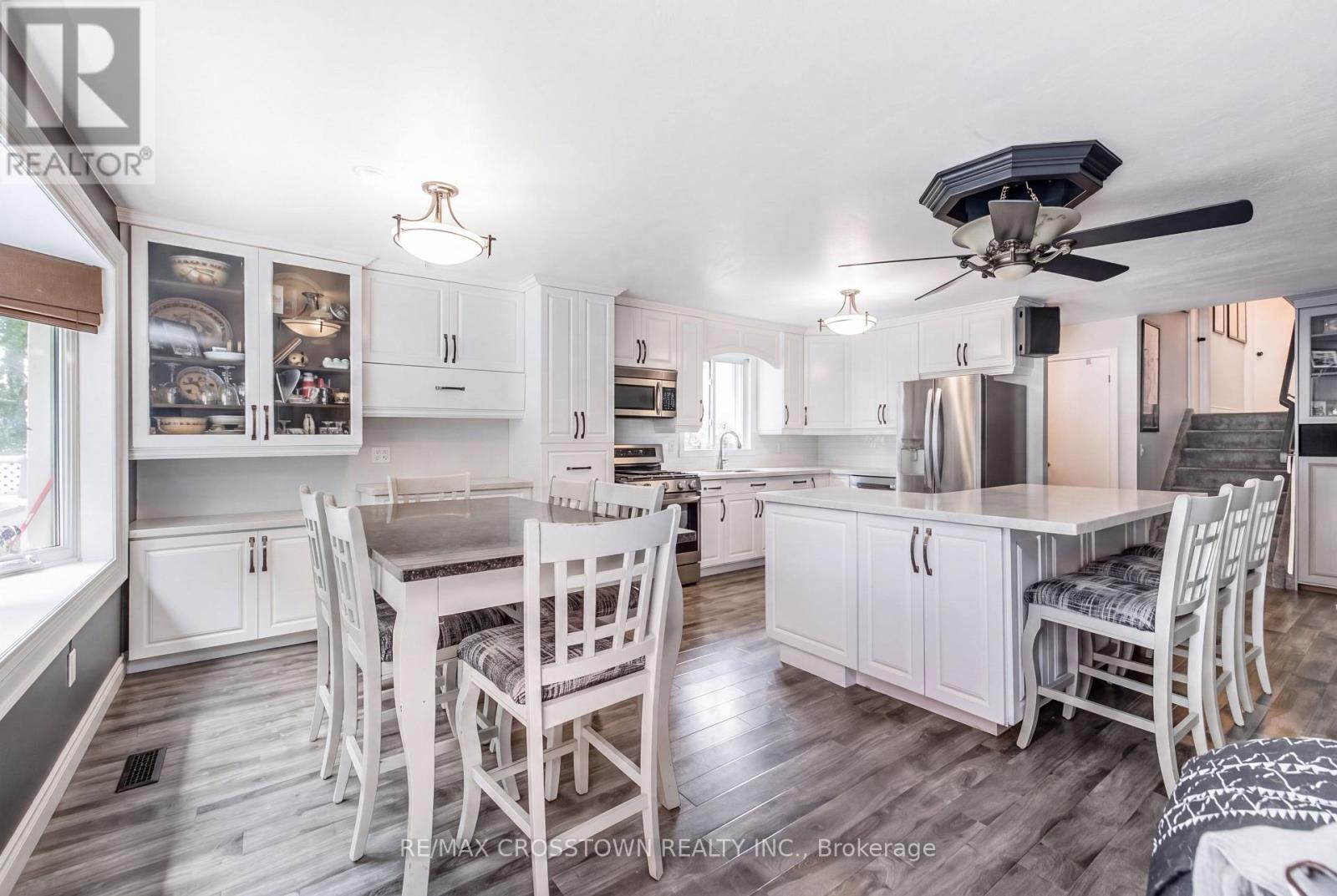 6 ASHDALE COURT - 23