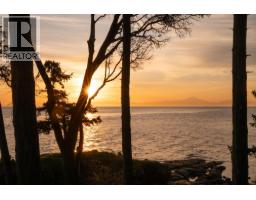 581 Bayview Drive, Mayne Island, BC V0N2J1 Photo 14