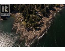 581 Bayview Drive, Mayne Island, BC V0N2J1 Photo 16