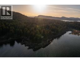 581 Bayview Drive, Mayne Island, BC V0N2J1 Photo 17