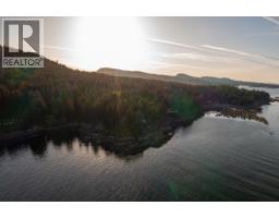 581 Bayview Drive, Mayne Island, BC V0N2J1 Photo 19