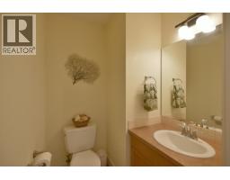 303 5711 Ebbtide Street, Sechelt, BC V7Z0J5 Photo 8
