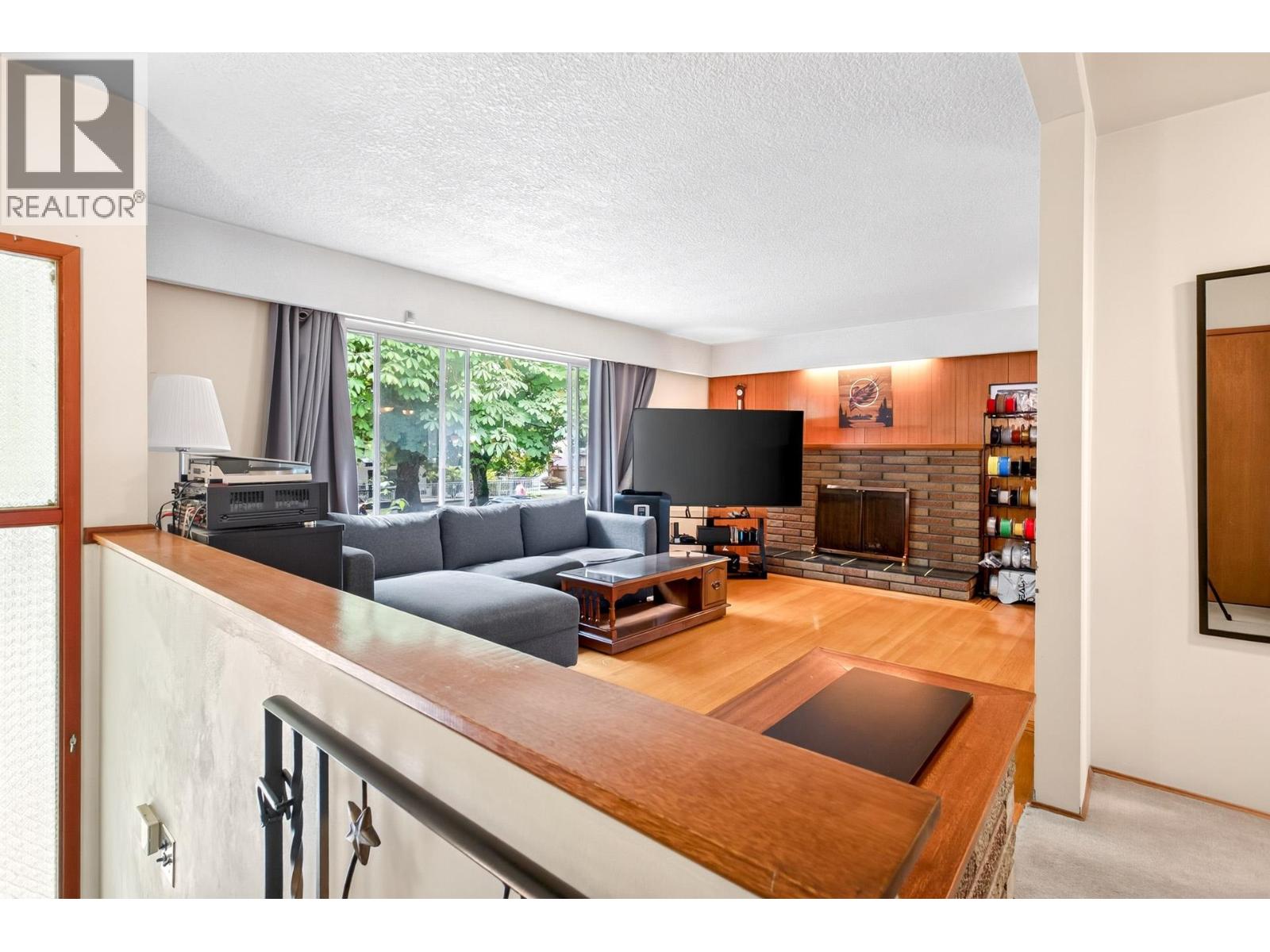 3 Bed, 1 Bath House for Sale in Vancouver – 2175 WAVERLEY AVENUE, Vancouver – MLS# R3159133 - Image 6