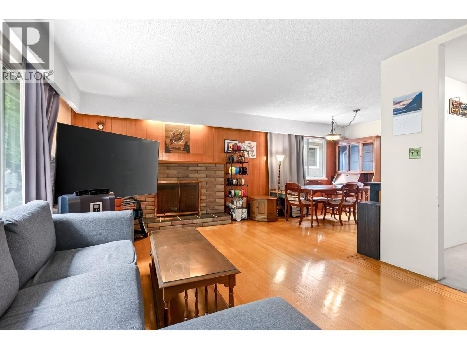 3 Bed, 1 Bath House for Sale in Vancouver – 2175 WAVERLEY AVENUE, Vancouver – MLS# R3159133 - Image 8