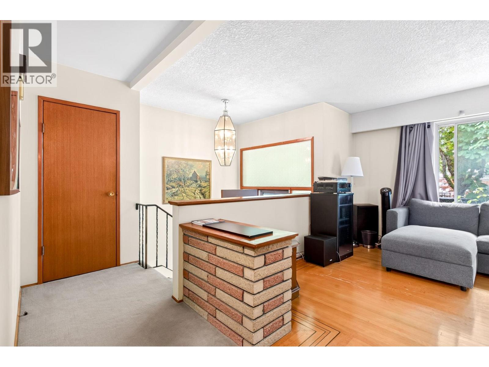 3 Bed, 1 Bath House for Sale in Vancouver – 2175 WAVERLEY AVENUE, Vancouver – MLS# R3159133 - Image 5