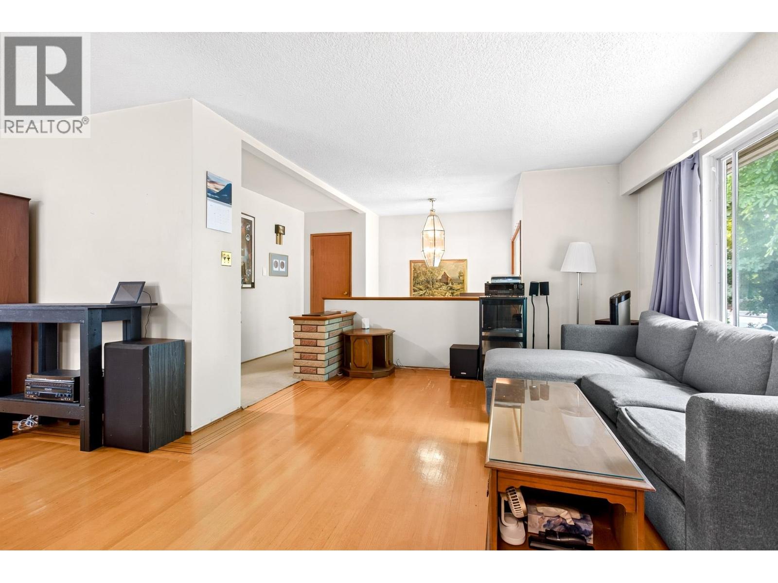 3 Bed, 1 Bath House for Sale in Vancouver – 2175 WAVERLEY AVENUE, Vancouver – MLS# R3159133 - Image 10