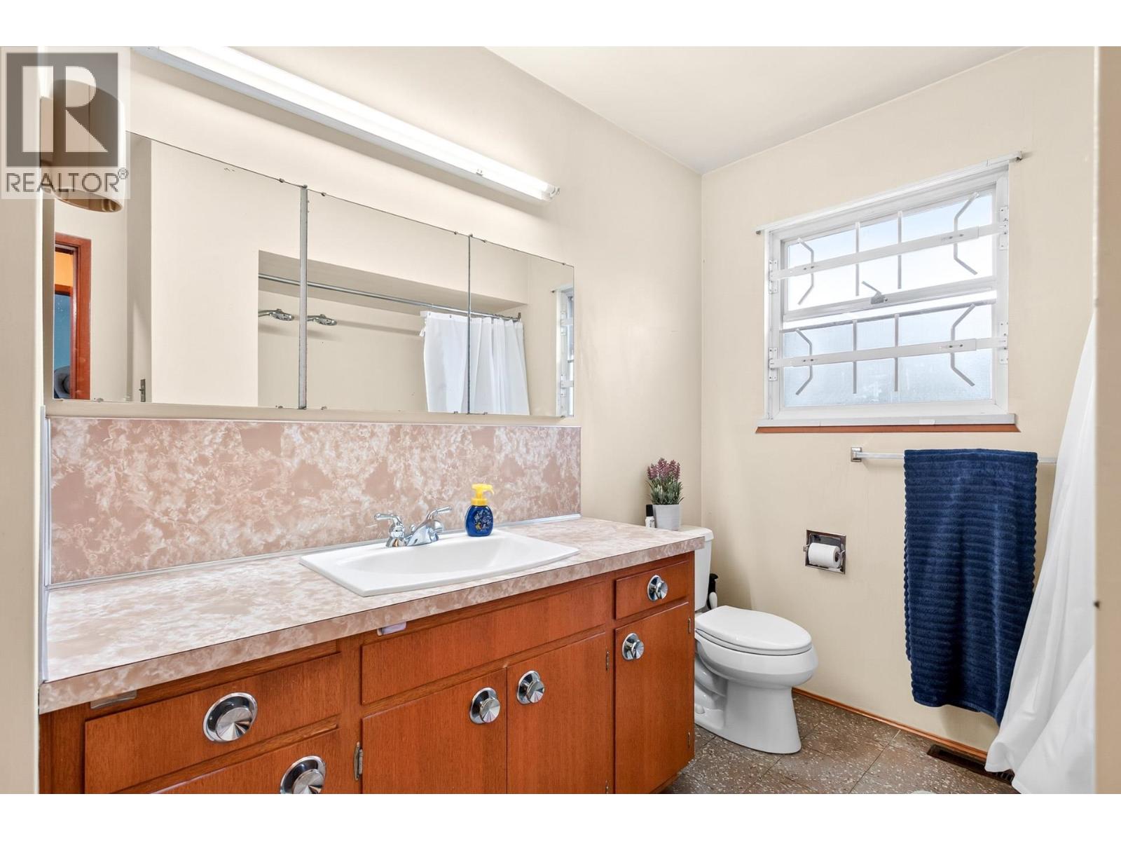 3 Bed, 1 Bath House for Sale in Vancouver – 2175 WAVERLEY AVENUE, Vancouver – MLS# R3159133 - Image 21