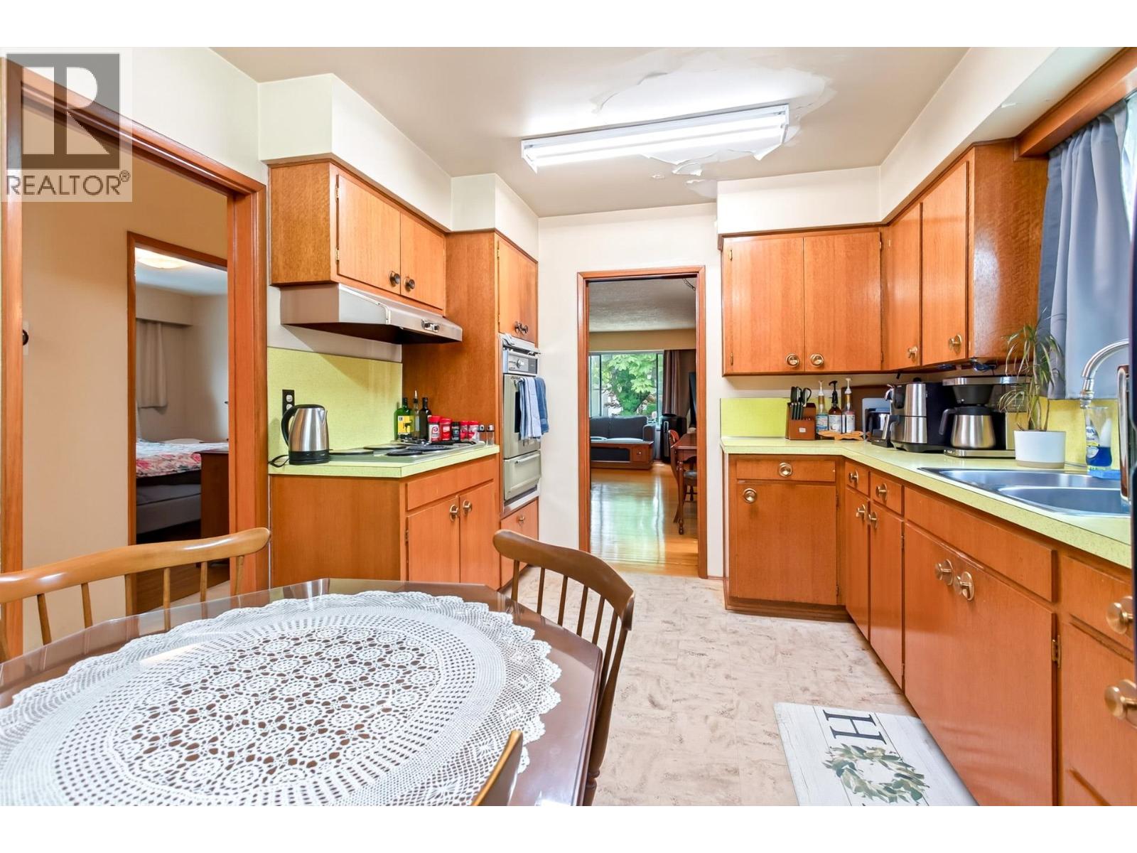 3 Bed, 1 Bath House for Sale in Vancouver – 2175 WAVERLEY AVENUE, Vancouver – MLS# R3159133 - Image 15