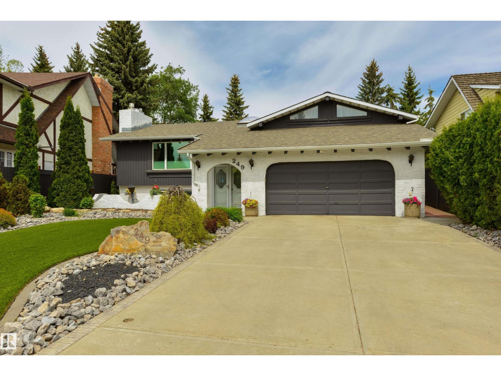 249 WOLF WILLOW CR NW, Westridge (Edmonton), Edmonton photo 2