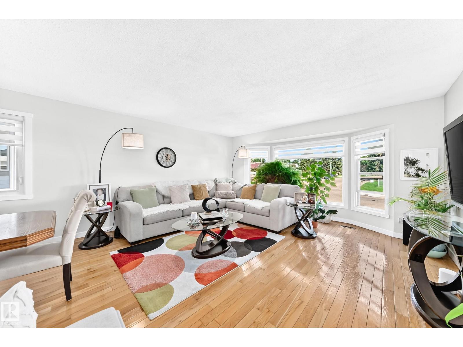 11945 138 AV NW - 8