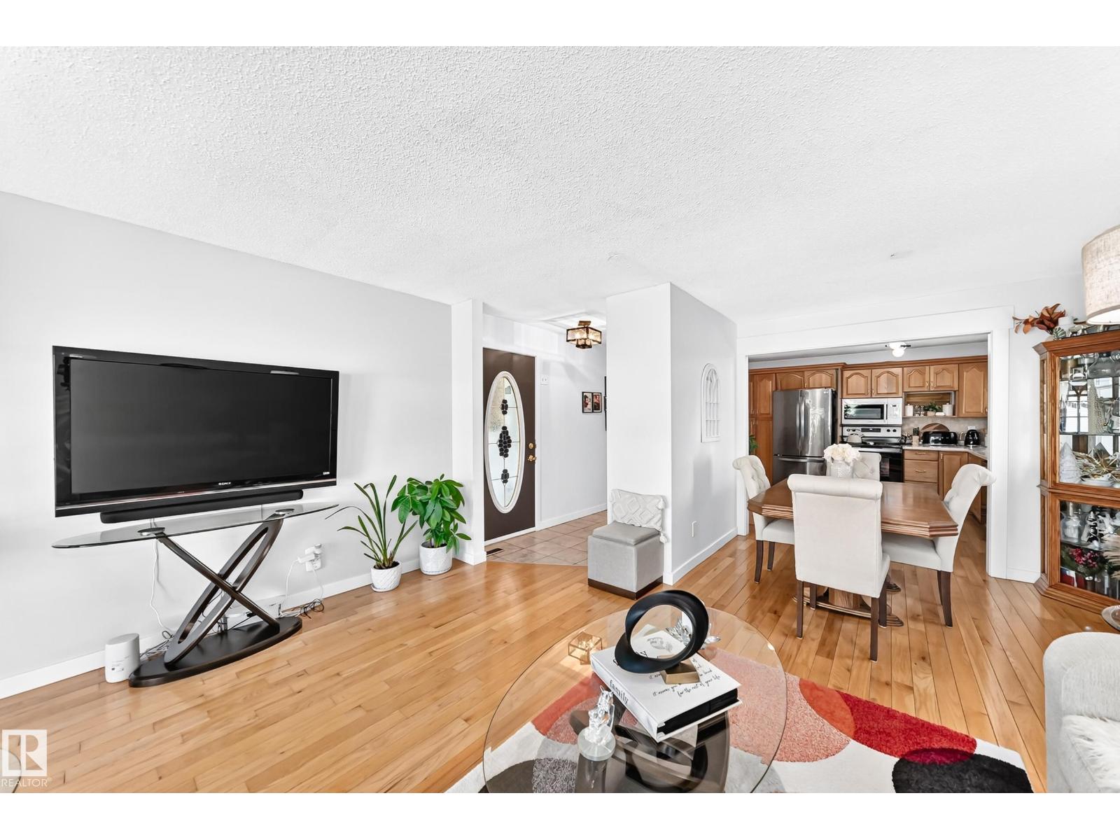 11945 138 AV NW - 10