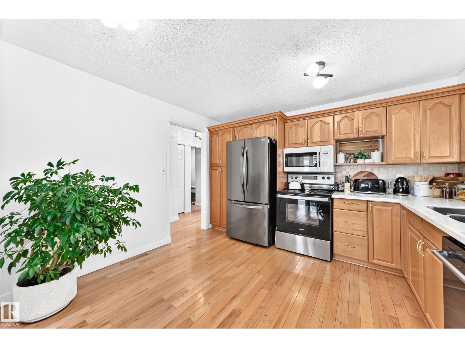 11945 138 AV NW - 13