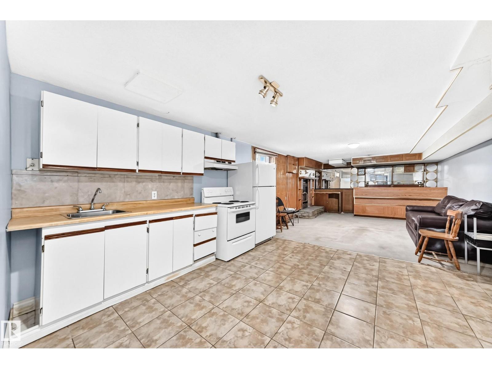11945 138 AV NW - 31