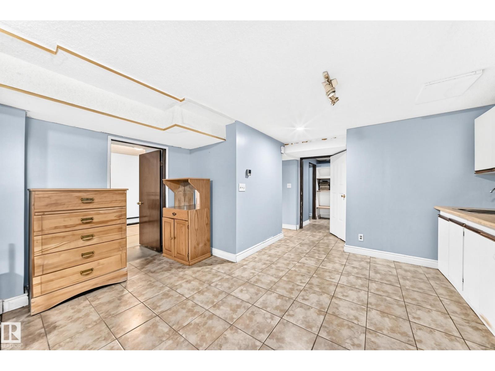 11945 138 AV NW - 33