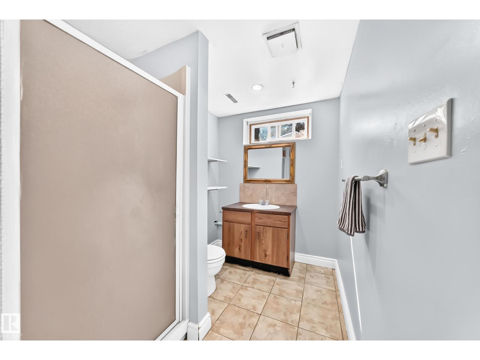 11945 138 AV NW - Image 38