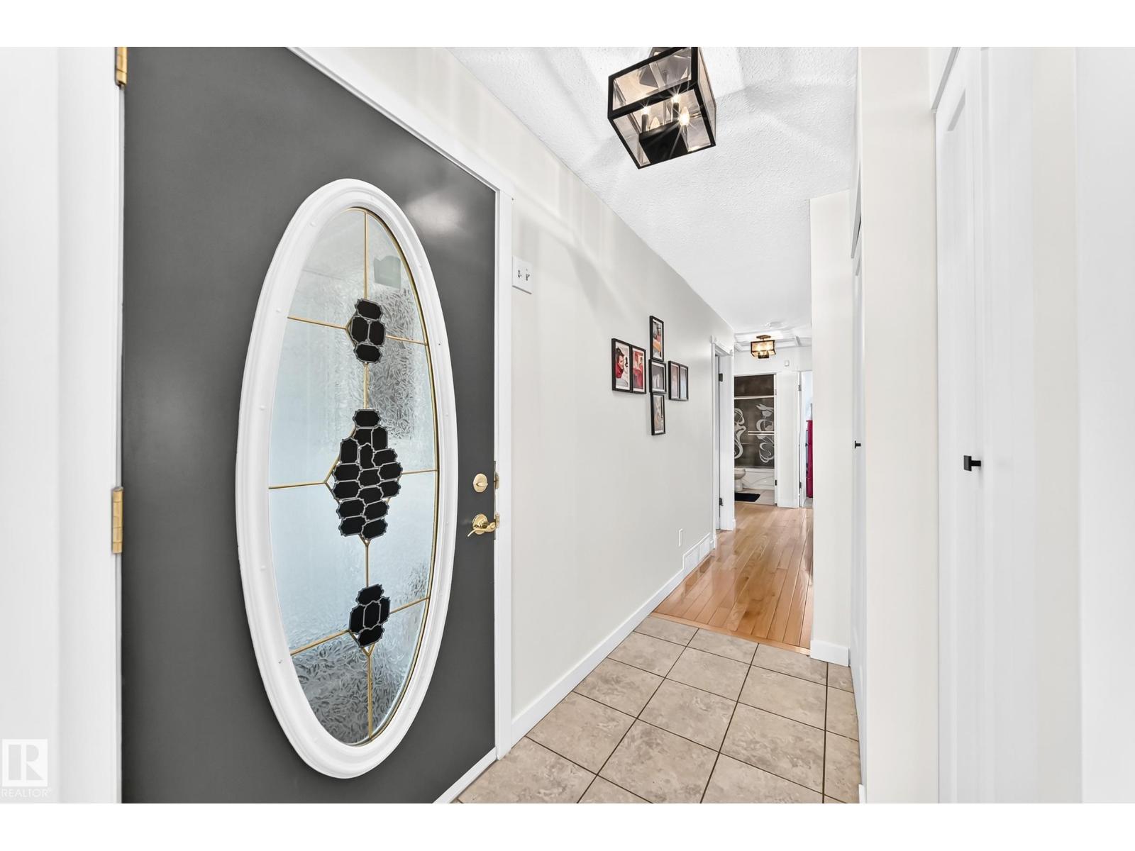 11945 138 AV NW - 27