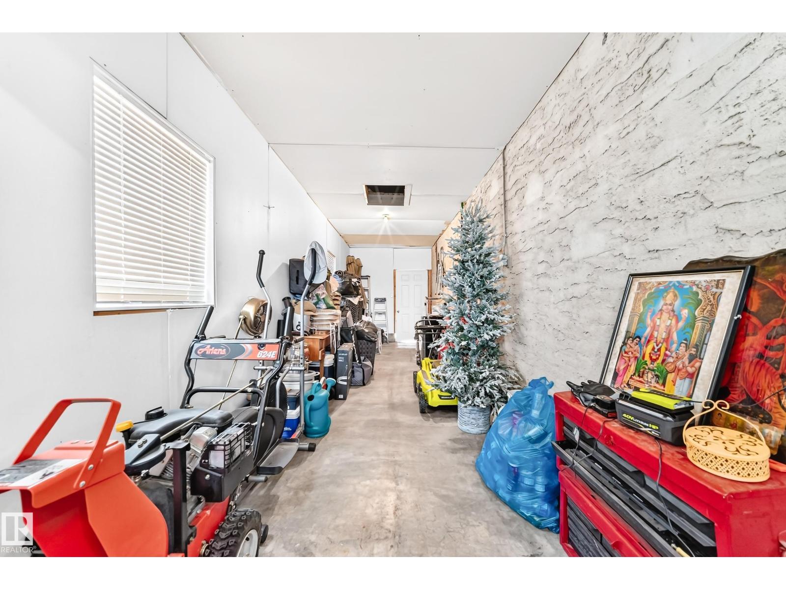 11945 138 AV NW - Image 47