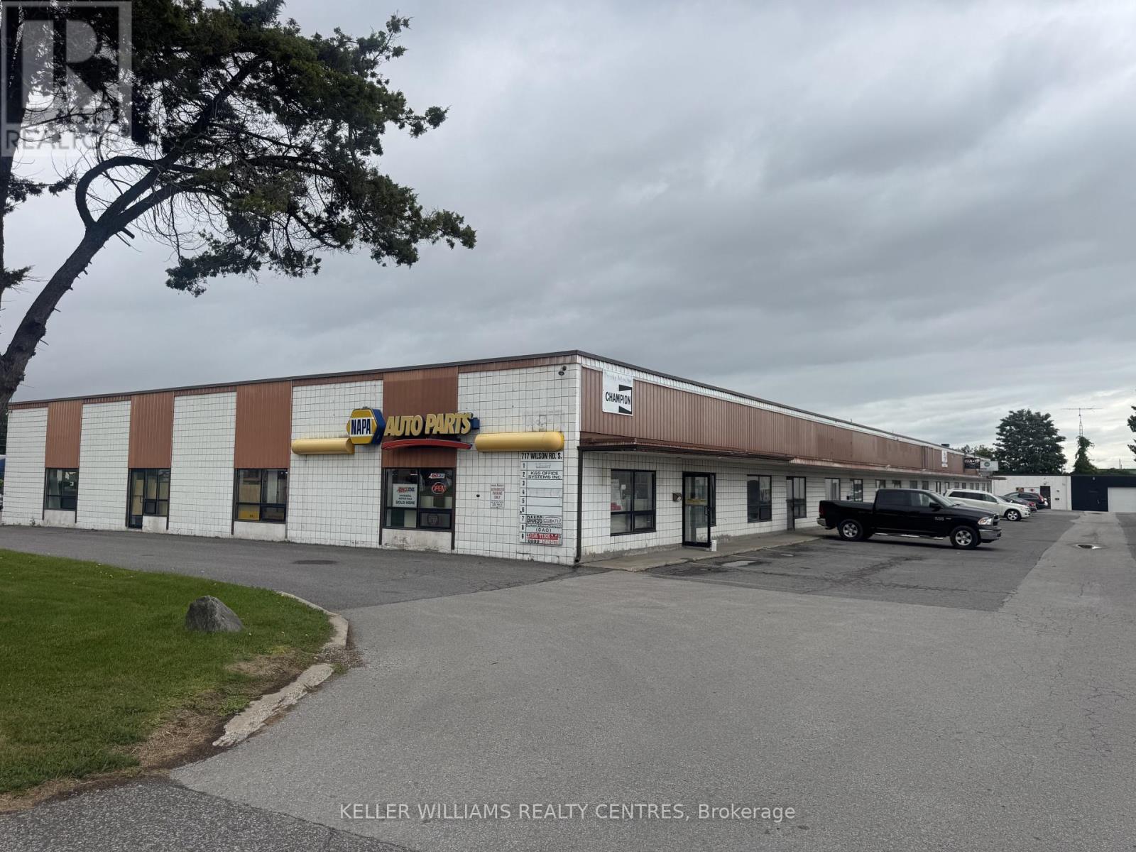 #2 717 Wilson Road South, Oshawa (Farewell), Ontario, L1H6E9, Oshawa (Farewell), Ontario — photo 2 of 4