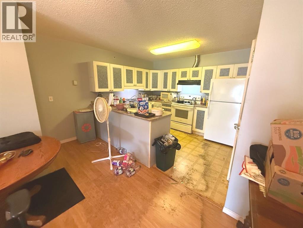 Listing photo – 6, 5314 51 Street, Rimbey