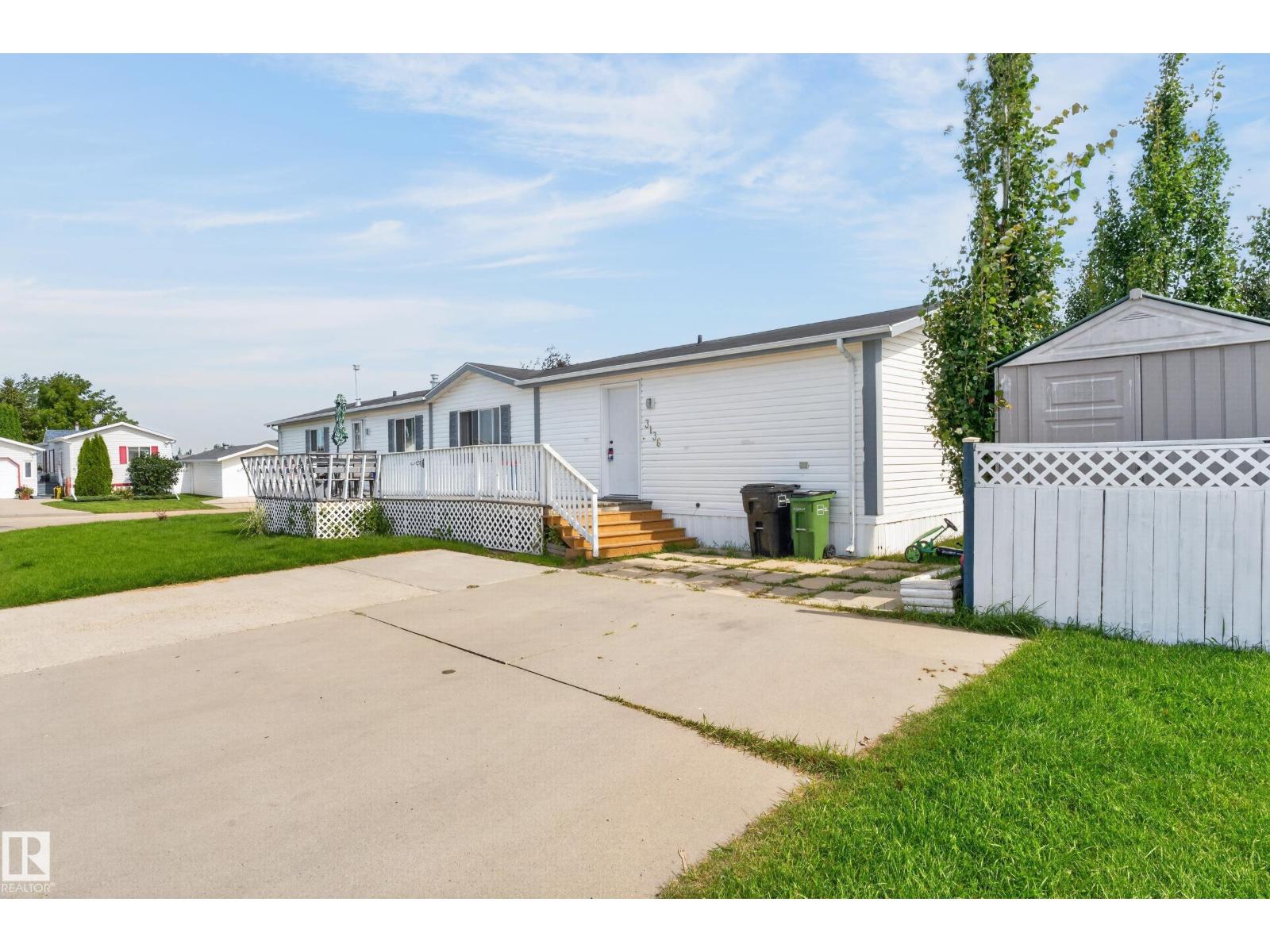 3136 Lakewood CR NW, Westview Village, Edmonton photo 3