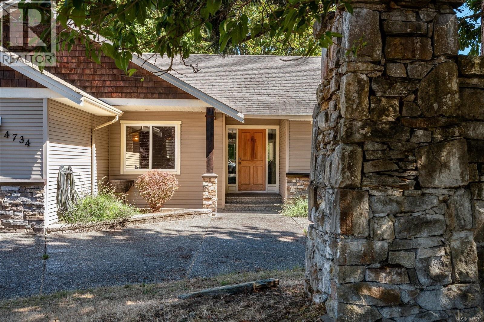 4734 Vista View Cres - 1