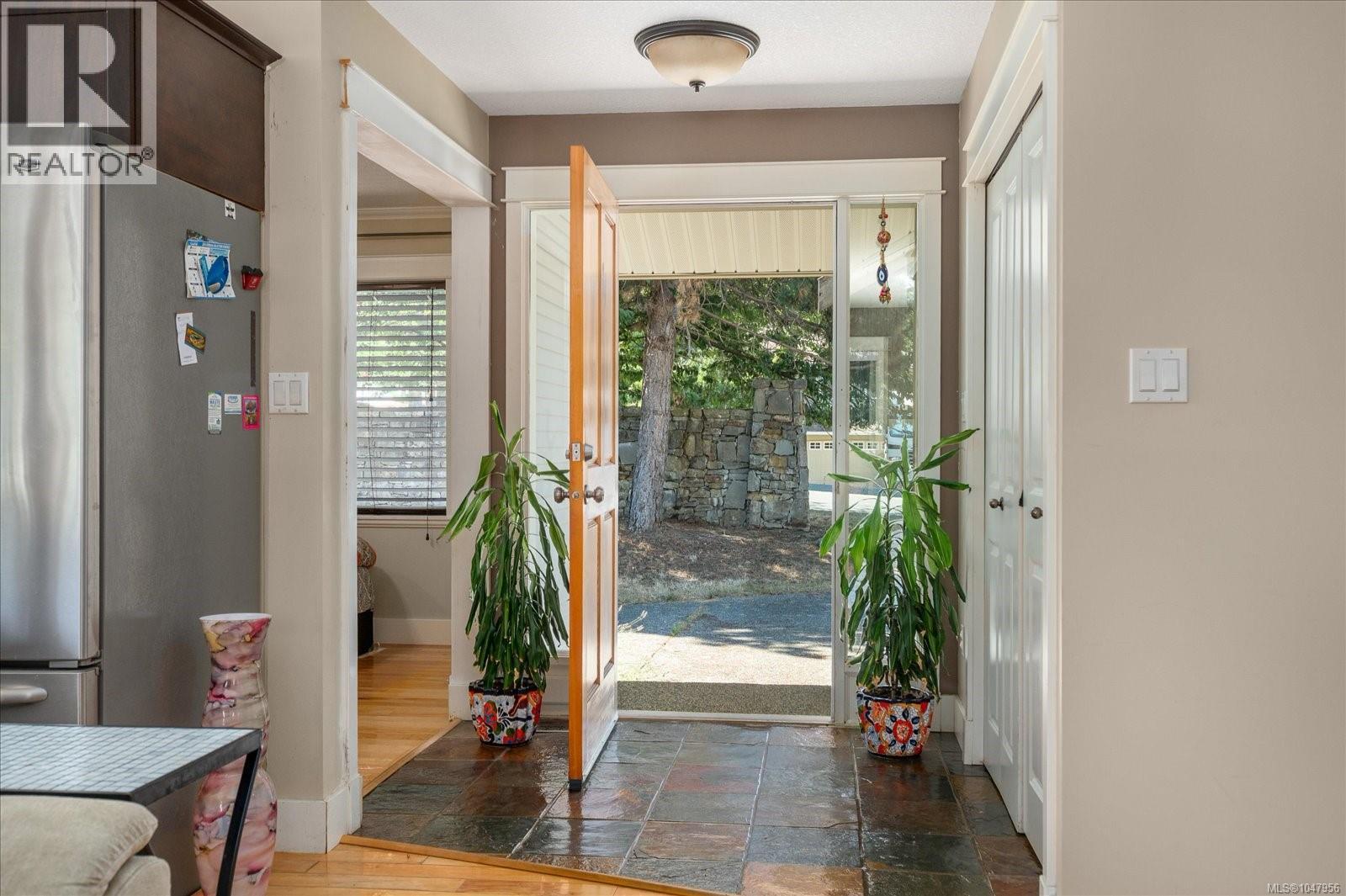 4734 Vista View Cres - 4